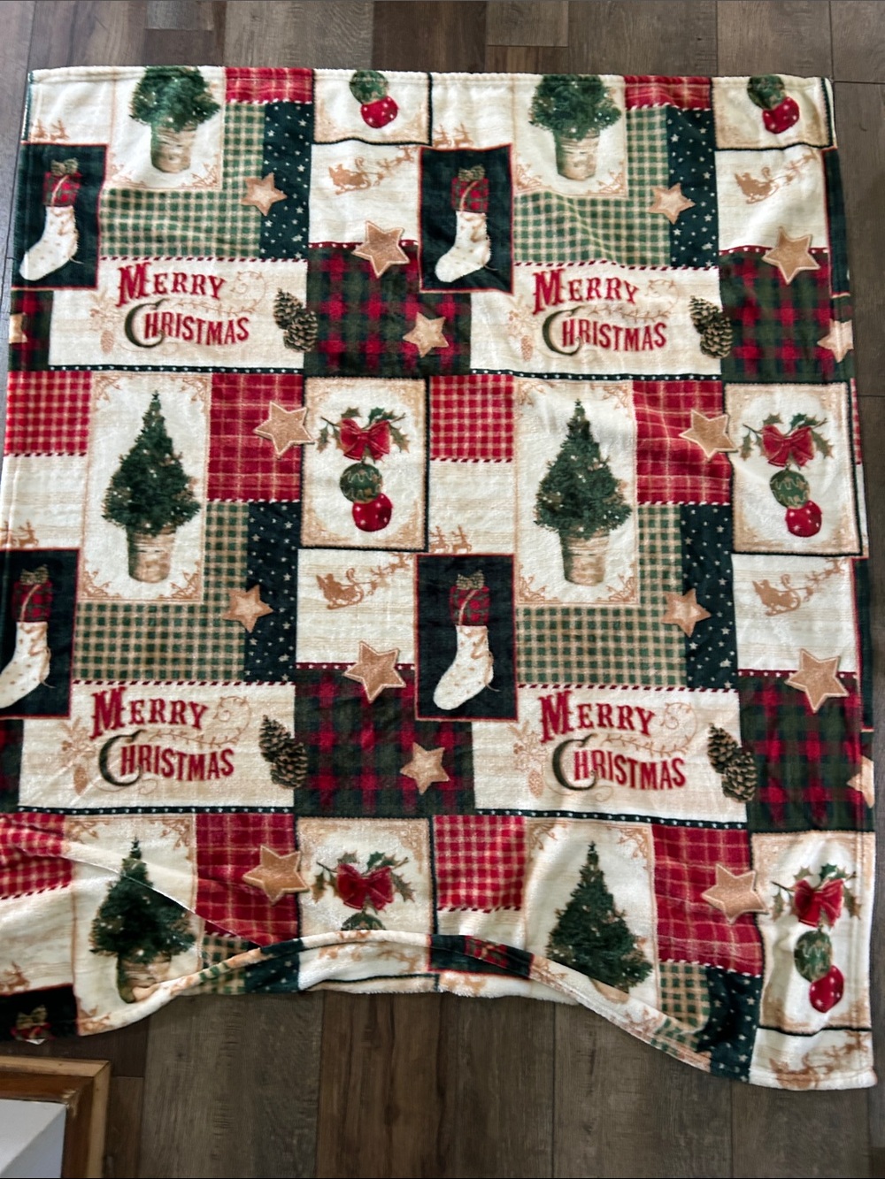 Merry Christmas Patchwork Holiday Throw Blanket - Red, Green, Cream